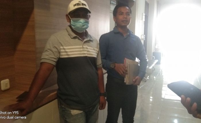 Kuasa Hukum Tersangka Pencuri Kayu Sonokeling di Pasuruan Ungkap Dalang Aksi Penebangan Kuasa Hukum Tersangka Pencuri Kayu Sonokeling di Pasuruan Ungkap Dalang Aksi Penebangan