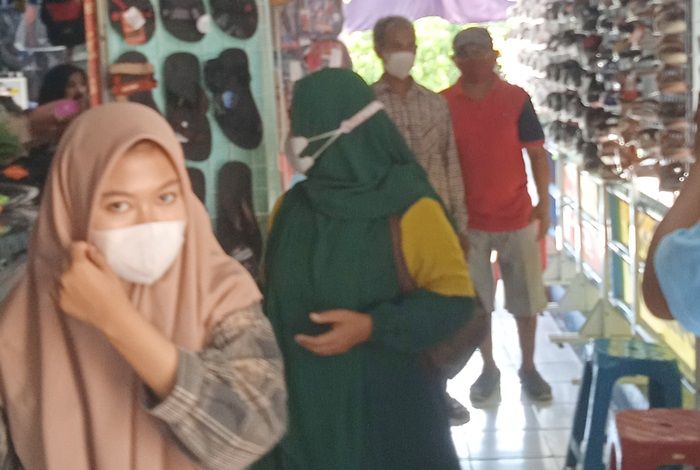 Masuk Level 1, Perumda Pasar Lamongan Tetap Terapkan Prokes kepada Pedagang dan Pengunjung Pasar Masuk Level 1, Perumda Pasar Lamongan Tetap Terapkan Prokes kepada Pedagang dan Pengunjung Pasar