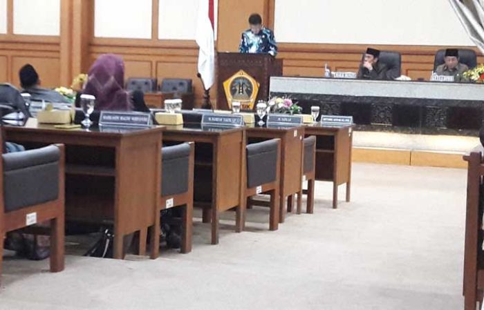 Bantah Pernyataan Banggar, Ketua DPRD Gresik: Proyek Kerakyatan Tak Dikorbankan di APBD-P 2017 Bantah Pernyataan Banggar, Ketua DPRD Gresik: Proyek Kerakyatan Tak Dikorbankan di APBD-P 2017