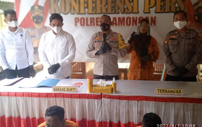 Polres Lamongan Tangkap Dua Pelaku Penganiayaan Pengunjung Cafe, Tiga Pelaku DPO Polres Lamongan Tangkap Dua Pelaku Penganiayaan Pengunjung Cafe, Tiga Pelaku DPO