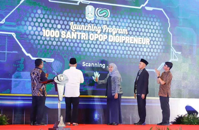 Gubernur Khofifah Launching Program 1.000 Santri OPOP Digipreneur Gubernur Khofifah Launching Program 1.000 Santri OPOP Digipreneur