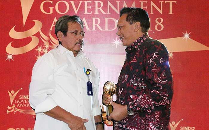 Bangun 1.000 Sumur Bor, Bupati Sambari Terima Penghargaan Nasional Bangun 1.000 Sumur Bor, Bupati Sambari Terima Penghargaan Nasional