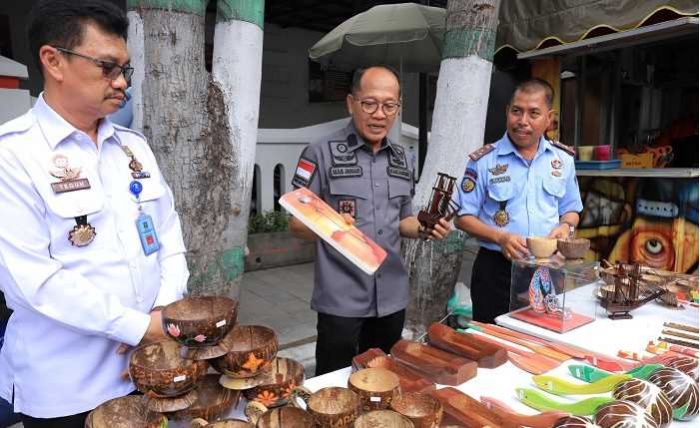 Lapas/Rutan di Jatim Raih Omzet Tertinggi Penjualan Produk Narapidana Lapas/Rutan di Jatim Raih Omzet Tertinggi Penjualan Produk Narapidana