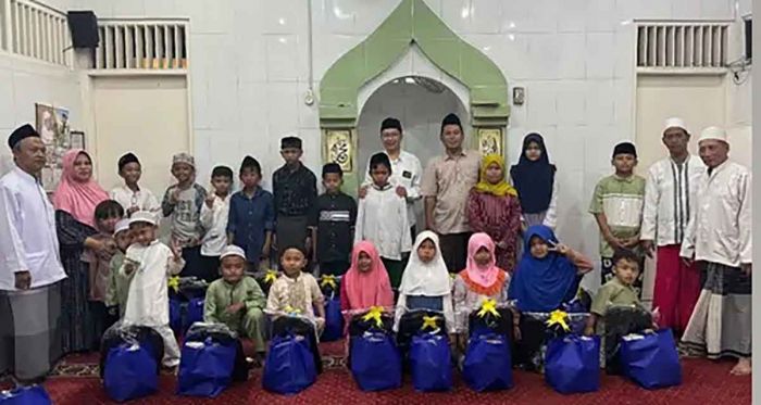 Safari Santunan Laskar Kamil, Doakan Khofifah-Emil Sehat dan Istiqomah Pimpin Jatim Safari Santunan Laskar Kamil, Doakan Khofifah-Emil Sehat dan Istiqomah Pimpin Jatim