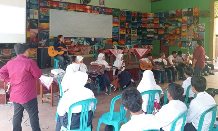 Dispendikbud Kota Pasuruan Gelar Workshop Seni Tingkat SMP Dispendikbud Kota Pasuruan Gelar Workshop Seni Tingkat SMP