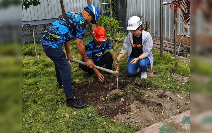 "Sabtu KolaborAksi", Depo Kereta Blitar Tanam Pohon Demi Lingkungan Hijau dan Berkelanjutan "Sabtu KolaborAksi", Depo Kereta Blitar Tanam Pohon Demi Lingkungan Hijau dan Berkelanjutan