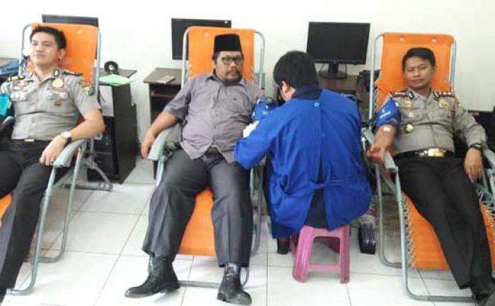 Forkopimda, Pimpinan Perusahaan dan Elemen Masyarakat Kompak Ikuti Donor Darah KWG Forkopimda, Pimpinan Perusahaan dan Elemen Masyarakat Kompak Ikuti Donor Darah KWG