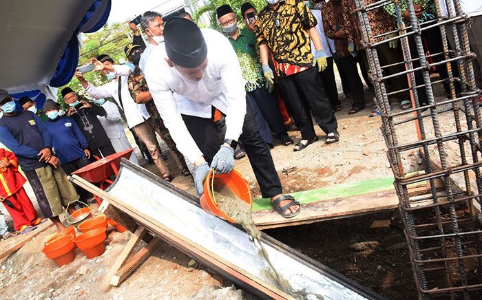 Wali Kota Pasang Tiang Pancang Pertama Pembangunan Masjid Baiturrahman Kediri