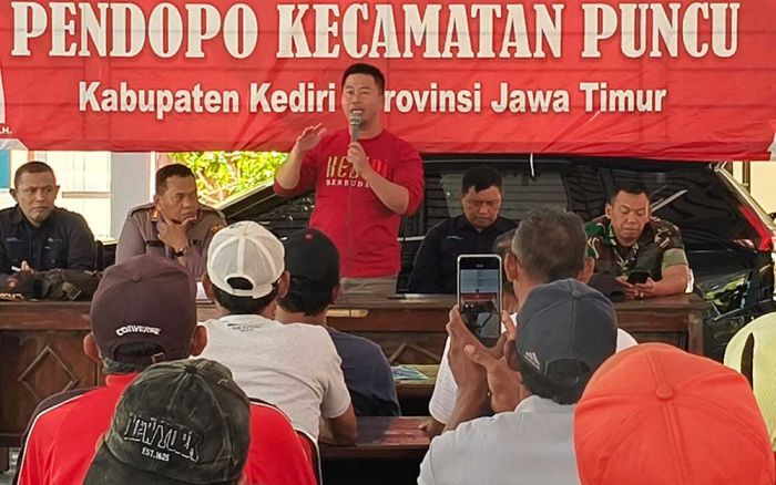 Tuntut Hak Garap Tanah Perhutani, Ratusan Warga Satak Kediri Geruduk Kantor Kecamatan Puncu Tuntut Hak Garap Tanah Perhutani, Ratusan Warga Satak Kediri Geruduk Kantor Kecamatan Puncu