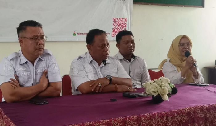 Dituduh Sembunyikan Wanita, Camat Asemrowo Laporkan Ormas ke Ditressiber Polda Jatim Dituduh Sembunyikan Wanita, Camat Asemrowo Laporkan Ormas ke Ditressiber Polda Jatim