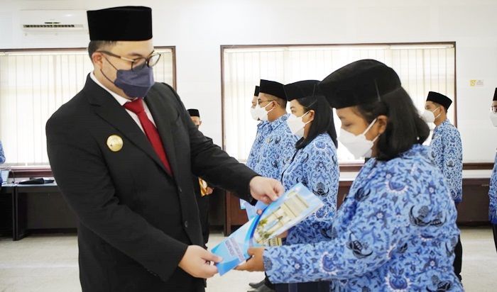 Lantik 670 ASN Baru, Bupati Kediri Tuntut Kinerja ASN Extraordinary Lantik 670 ASN Baru, Bupati Kediri Tuntut Kinerja ASN Extraordinary