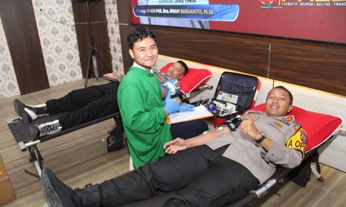 Peringati May Day 2024, Polres Kediri Kota Gelar Donor Darah Bareng Serikat Pekerja Peringati May Day 2024, Polres Kediri Kota Gelar Donor Darah Bareng Serikat Pekerja