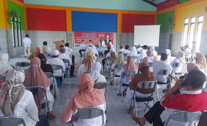 Warga Ambeng-Abeng Sambat Soal Permasalahan Sampah Saat Reses Ketua F-Gerindra Nur Saidah Warga Ambeng-Abeng Sambat Soal Permasalahan Sampah Saat Reses Ketua F-Gerindra Nur Saidah