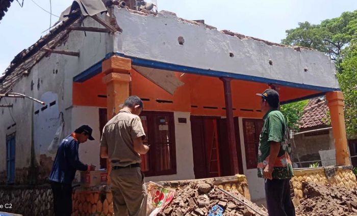 18 Rumah Rusak di Pasuruan Imbas Bencana akan Diajukan Perbaikan 18 Rumah Rusak di Pasuruan Imbas Bencana akan Diajukan Perbaikan