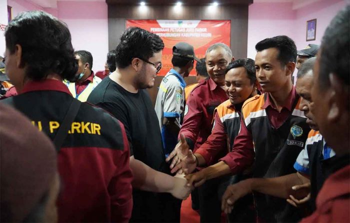 Bupati Kediri Naikkan Insentif Jukir Rp1 Juta Bupati Kediri Naikkan Insentif Jukir Rp1 Juta