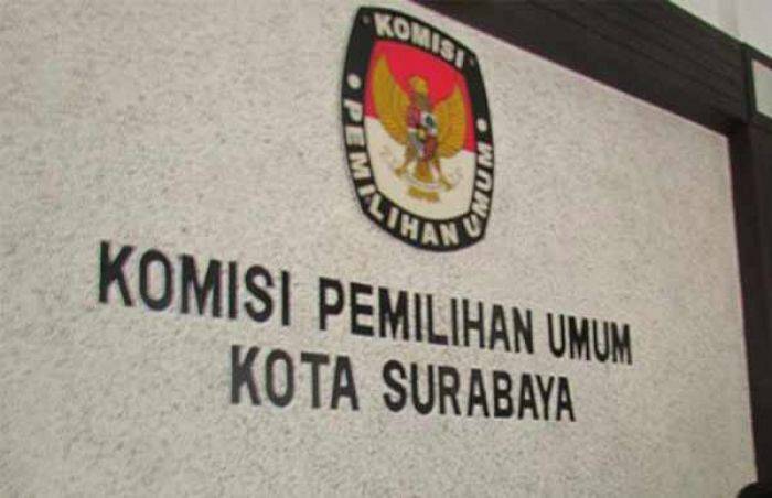 Sosialisasikan Pilkada, KPU Surabaya Bagi-bagi Souvenir untuk Warga