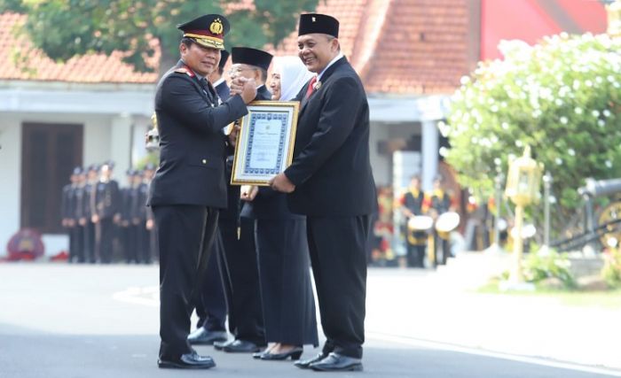 HUT ke-77 Bhayangkara, Ketua DPRD Kota Malang Terima Penghargaan, Berikut Pesannya