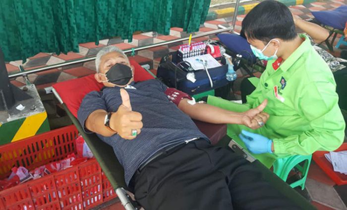 Partisipasi Penanganan Covid-19, PMI Kota Mojokerto Bersama Kejari Gelar Donor Darah Partisipasi Penanganan Covid-19, PMI Kota Mojokerto Bersama Kejari Gelar Donor Darah