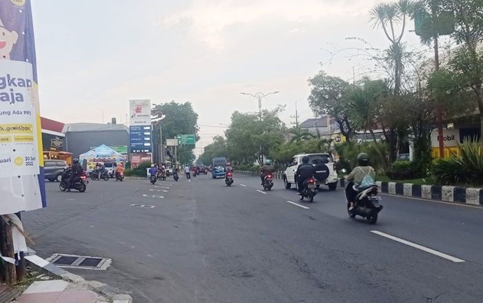 Geng Motor di Sidoarjo Bikin Resah, Keroyok Seorang Warga di Depan SPBU Jenggolo Geng Motor di Sidoarjo Bikin Resah, Keroyok Seorang Warga di Depan SPBU Jenggolo