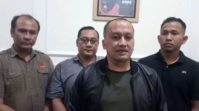 5 Orang Diduga Pelaku Pencuri Kabel Senilai Miliaran Rupiah Diamankan Korem 082 Mojokerto 5 Orang Diduga Pelaku Pencuri Kabel Senilai Miliaran Rupiah Diamankan Korem 082 Mojokerto