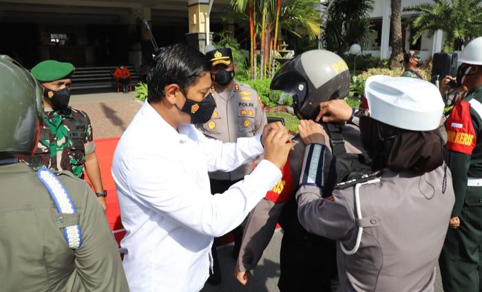 Bersama Forkopimda, Wali Kota Kediri Pimpin Gelar Pasukan Pamor Keris Bersama Forkopimda, Wali Kota Kediri Pimpin Gelar Pasukan Pamor Keris