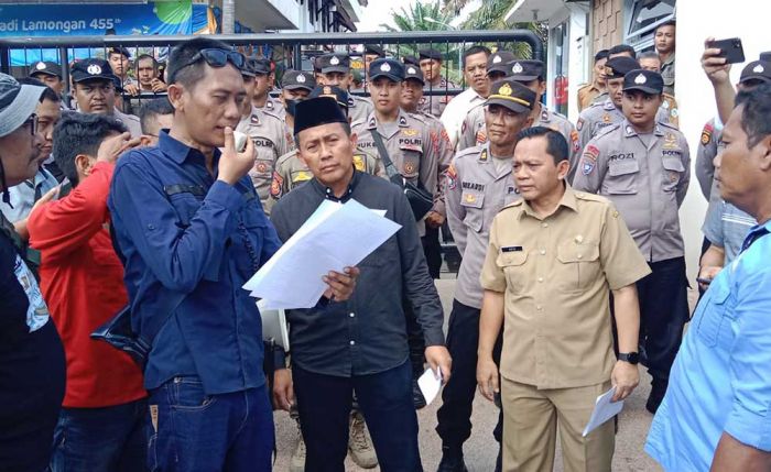 Tolak RUU Penyiaran, Jurnalis Lamongan Turun Jalan Tolak RUU Penyiaran, Jurnalis Lamongan Turun Jalan