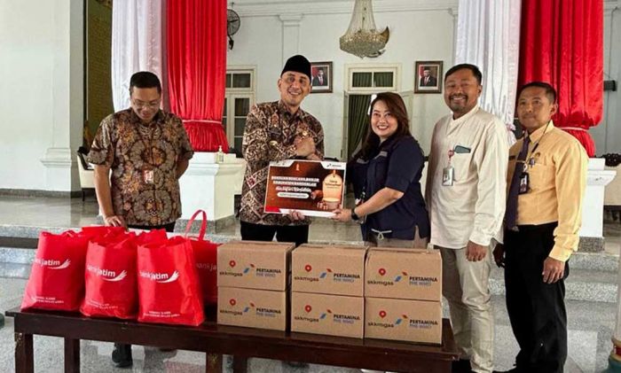SKK Migas-PHE WMO Gelontorkan 1.000 Paket Sembako untuk Korban Banjir di Bangkalan