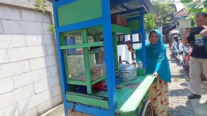 Ulet Menabung, Penjual Cilok di Pasuruan ini Wujudkan Impian Jadi Jamaah Haji