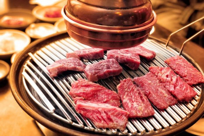 Cara Mudah Hilangkan Bau Daging dari Peralatan Masak Cara Mudah Hilangkan Bau Daging dari Peralatan Masak