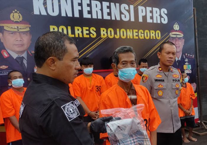 Ayah Tiri Bejat 70 Tahun di Bojonegoro Tega Setubuhi Anak hingga Hamil Ayah Tiri Bejat 70 Tahun di Bojonegoro Tega Setubuhi Anak hingga Hamil