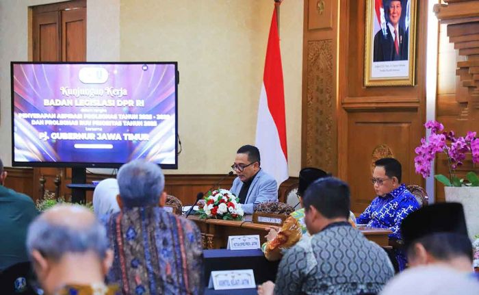 Terima Baleg DPR RI untuk Prolegnas, Pj Gubernur Jatim Sampaikan Pelbagai Aspirasi Terima Baleg DPR RI untuk Prolegnas, Pj Gubernur Jatim Sampaikan Pelbagai Aspirasi