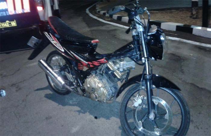 Adu Sepeda Motor Satria vs Vespa di Jalan Pahlawan Tuban, Dua Pelajar Asal Palang Tewas di Tempat Adu Sepeda Motor Satria vs Vespa di Jalan Pahlawan Tuban, Dua Pelajar Asal Palang Tewas di Tempat