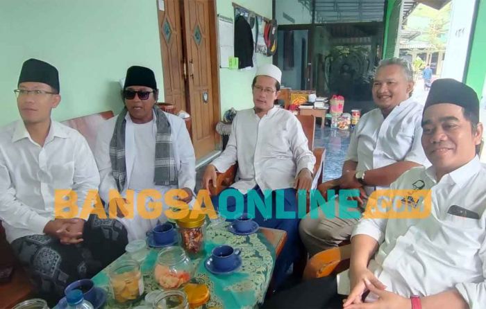 Maju Pilkada 2024, Ari Purnomo Adi Minta Restu ke Ketua PCNU Kabupaten Kediri Maju Pilkada 2024, Ari Purnomo Adi Minta Restu ke Ketua PCNU Kabupaten Kediri
