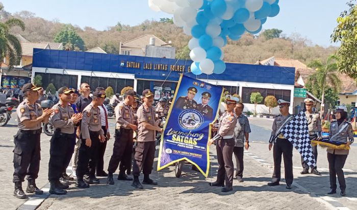 Pertama di Jatim, Kapolres Gresik Launching Satgas Bhabinkamtibmas Delivery Smart SIM Pertama di Jatim, Kapolres Gresik Launching Satgas Bhabinkamtibmas Delivery Smart SIM