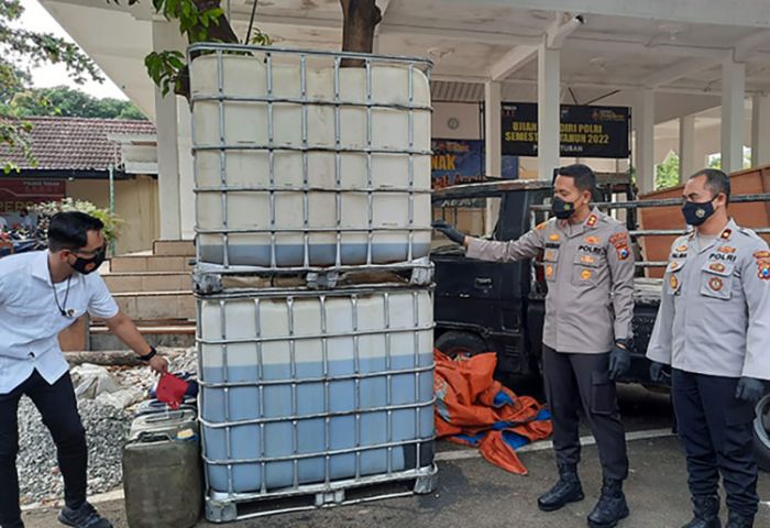 Polres Tuban Berhasil Ungkap Penimbunan Ratusan Liter BBM Bersubsidi