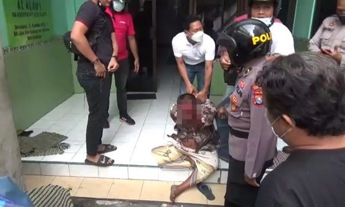 Terganggu Pengeras Suara Hajatan, Warga Bubutan Surabaya Nekat Tebas Dua Tetangga hingga Luka Parah Terganggu Pengeras Suara Hajatan, Warga Bubutan Surabaya Nekat Tebas Dua Tetangga hingga Luka Parah