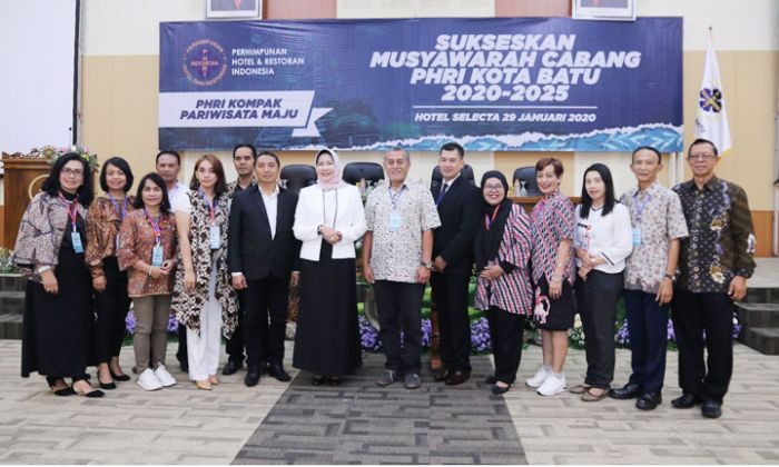 Wali Kota Batu Tolak Izin IMB Hotel Bintang 3 ke Bawah Wali Kota Batu Tolak Izin IMB Hotel Bintang 3 ke Bawah
