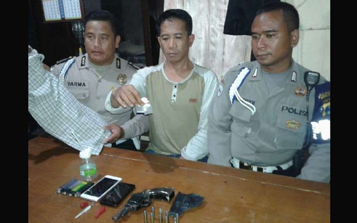 Wakapolsek Balongbendo Ditangkap Kapolresta, Kepergok Simpan Sabu di Lacinya Wakapolsek Balongbendo Ditangkap Kapolresta, Kepergok Simpan Sabu di Lacinya