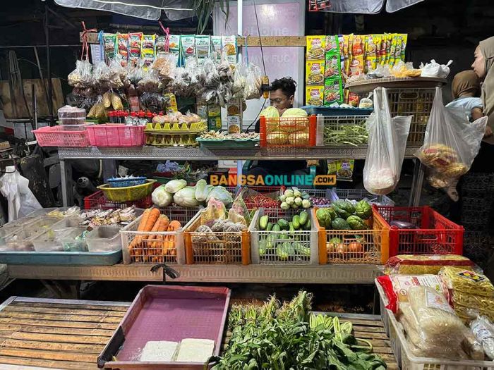 Harga Sembako Jatim Sabtu 16 Agustus 2025: Cabai Rawit Rp27.410/kg, Beras Medium Rp12.909/kg