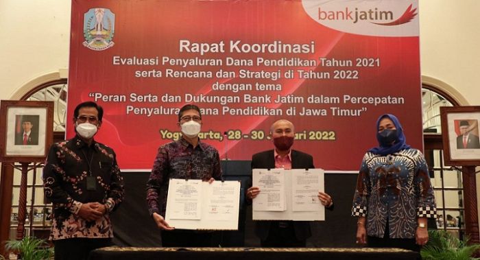 Salurkan Dana BOS, Bank Jatim Gandeng Diknas Provinsi Jawa Timur Salurkan Dana BOS, Bank Jatim Gandeng Diknas Provinsi Jawa Timur