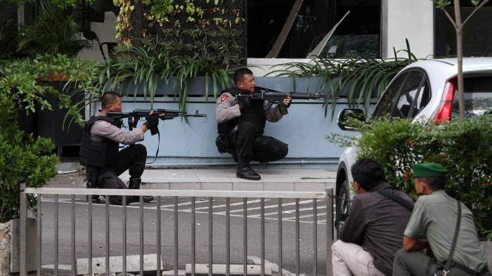 Kesaksian AKBP Untung: Ada Dua Teroris Kabur, Eh, Menko Polhukam Bilang Tidak Ada Kesaksian AKBP Untung: Ada Dua Teroris Kabur, Eh, Menko Polhukam Bilang Tidak Ada
