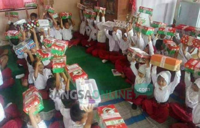 Wasbang di Sumenep Diduga Disusupi Kristenisasi, Siswa Diberi Bingkisan Buku Kristen Wasbang di Sumenep Diduga Disusupi Kristenisasi, Siswa Diberi Bingkisan Buku Kristen