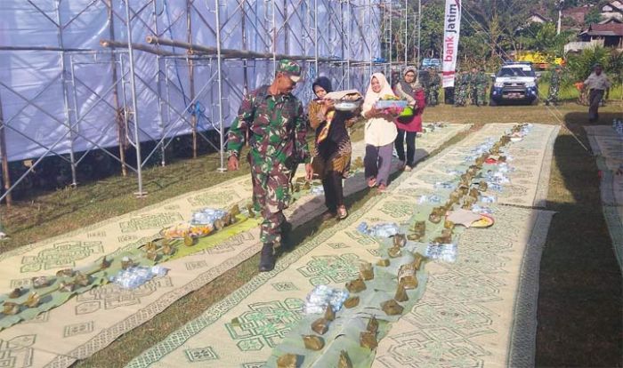 3.000 Nasi Gegog Warnai Penutupan TMMD 105 di Trenggalek 3.000 Nasi Gegog Warnai Penutupan TMMD 105 di Trenggalek