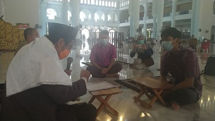 ​Milenial Surabaya ini Ikrar Syahadat karena Belajar Islam dari Teman