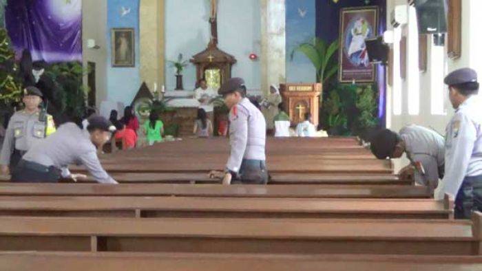 Gereja di Sumenep Dijaga Ketat Hingga Januari 2016 Gereja di Sumenep Dijaga Ketat Hingga Januari 2016