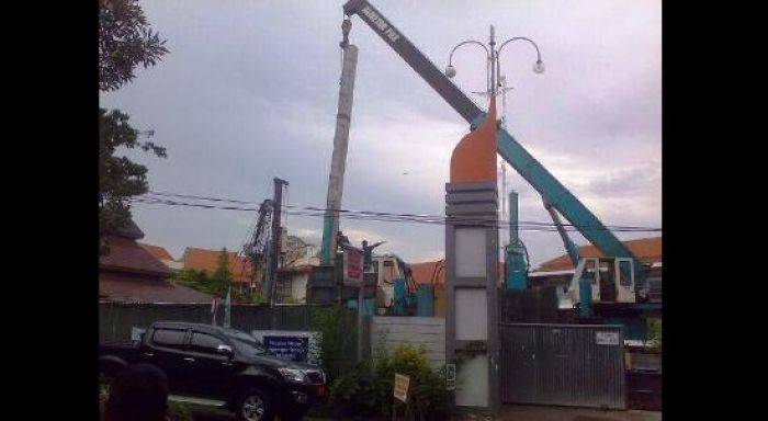 Tak Berizin, BPPM dan Satpol PP Tak Berani Hentikan Proyek Kampus UM Gresik Tak Berizin, BPPM dan Satpol PP Tak Berani Hentikan Proyek Kampus UM Gresik