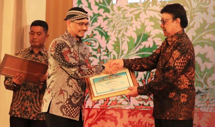 Kota Pasuruan Raih Penghargaan Pengawasan Kearsipan dari Kemenpan RB dan ANRI Kota Pasuruan Raih Penghargaan Pengawasan Kearsipan dari Kemenpan RB dan ANRI