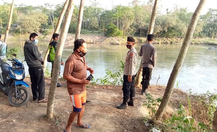 Dua Bocah SMP Tenggelam di Sungai Brantas Blitar, Satu Selamat Satu Hilang Dua Bocah SMP Tenggelam di Sungai Brantas Blitar, Satu Selamat Satu Hilang