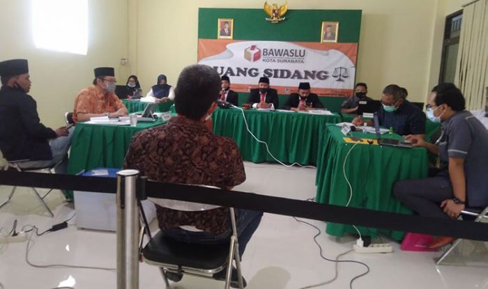Sempat Diwarnai Emosi, Sidang Sengketa Bapaslon Perseorangan Vs KPU Berlangsung Tegang Sempat Diwarnai Emosi, Sidang Sengketa Bapaslon Perseorangan Vs KPU Berlangsung Tegang