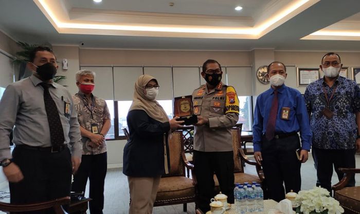Jalin Kemitraan dengan Polresta Sidoaro, DJP Jatim II Perkuat Bidang Relawan Pajak Jalin Kemitraan dengan Polresta Sidoaro, DJP Jatim II Perkuat Bidang Relawan Pajak